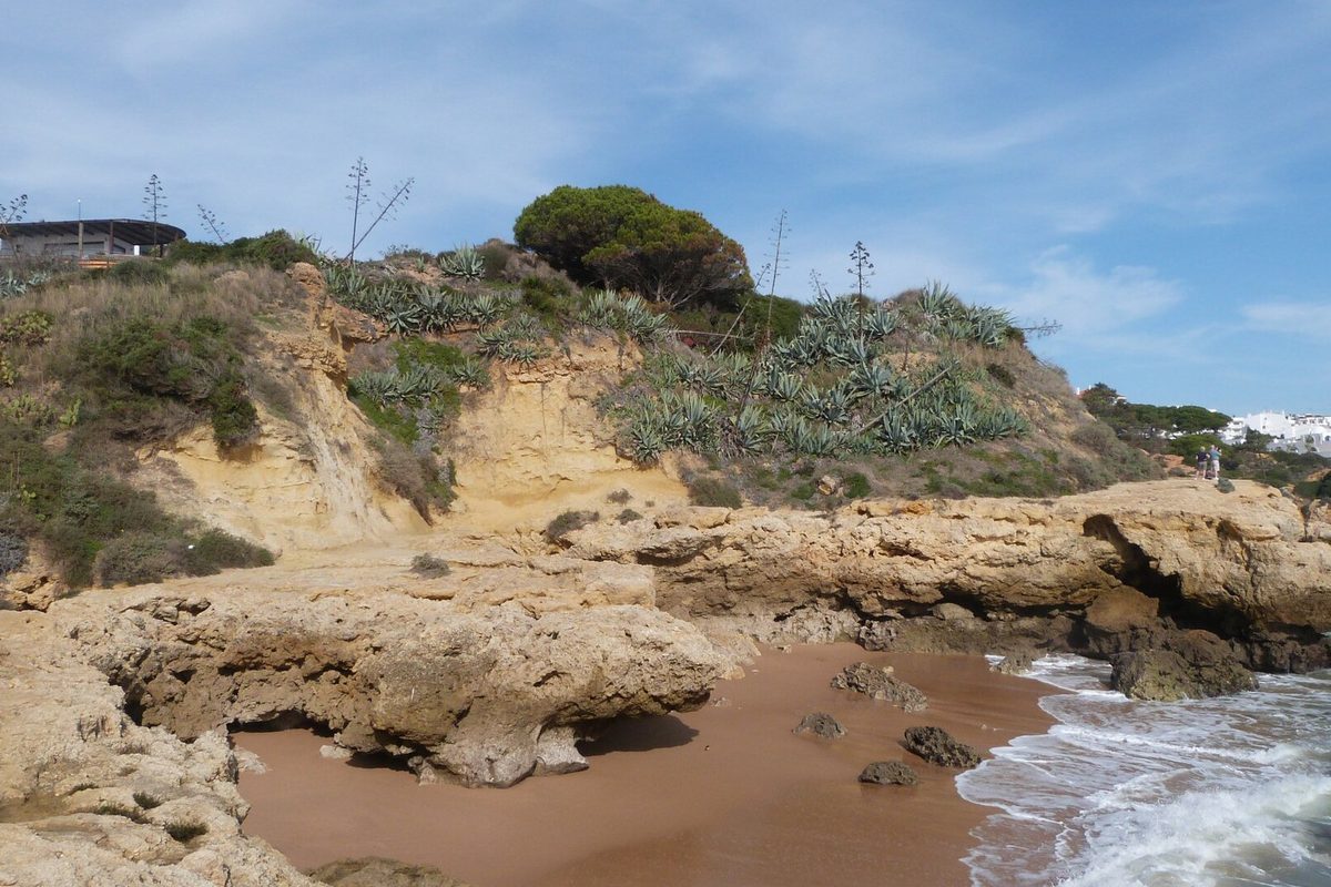 The Algarve Guide: Cliffs and Traditional Fishing Towns