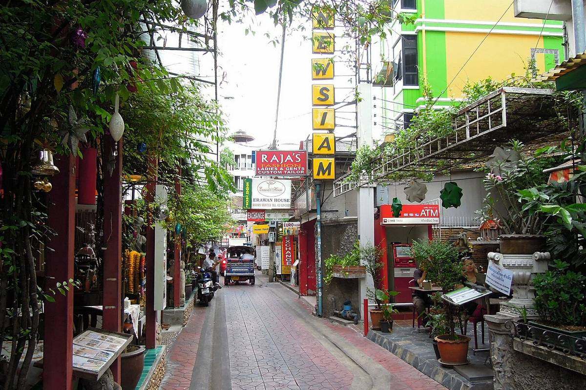 Khao San Road on a Shoestring: My Hostel Experience