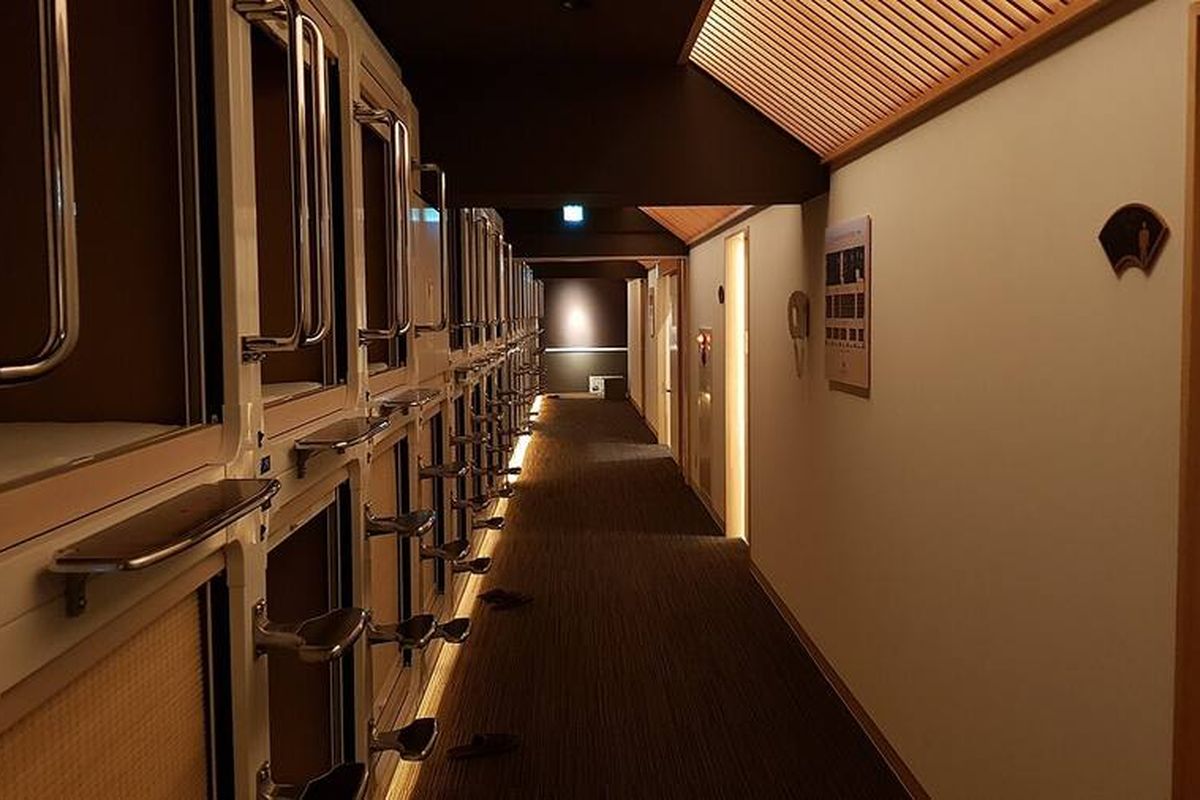 Best Capsule Hotels in Tokyo: Luxury Pods vs. Budget Stays