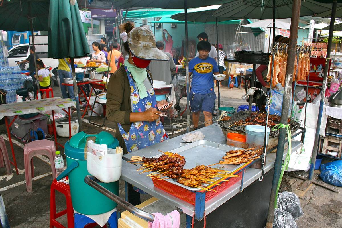 First Time at Chatuchak Market: A Street Food Guide