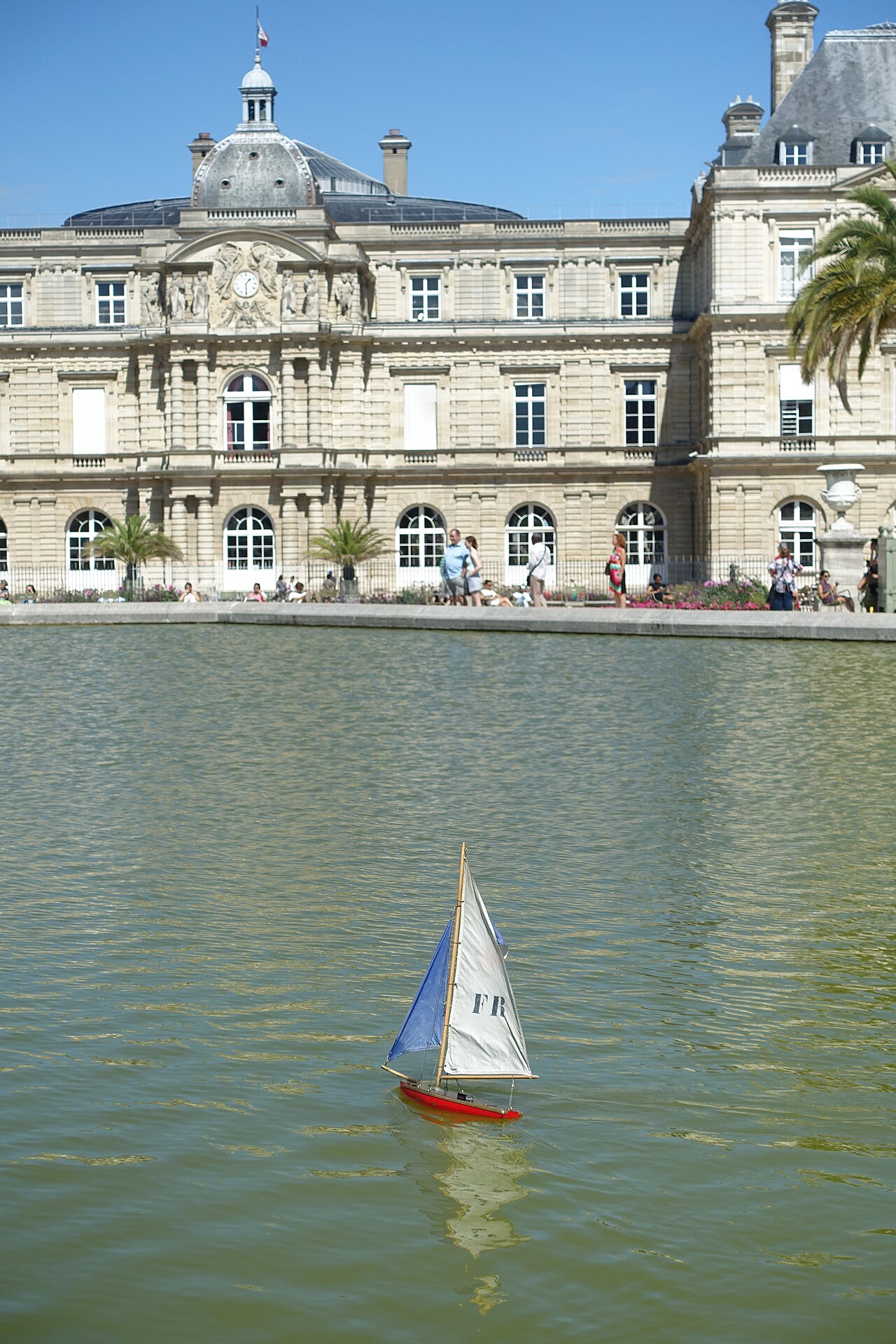 Boat @ Pond @ Jardin du Luxembourg @ Paris (29154597385)