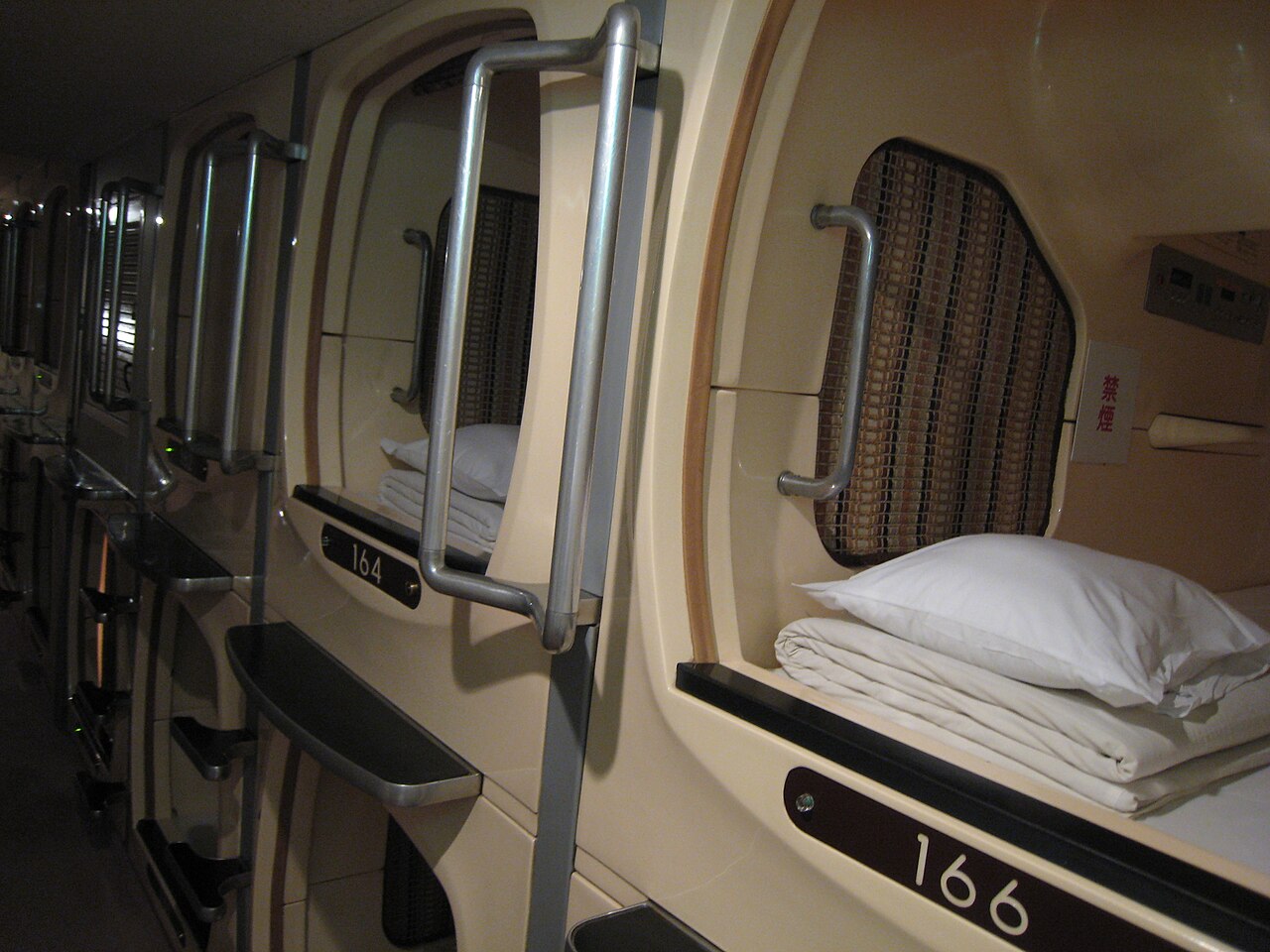 August 2007 capsule hotel in Osaka 3