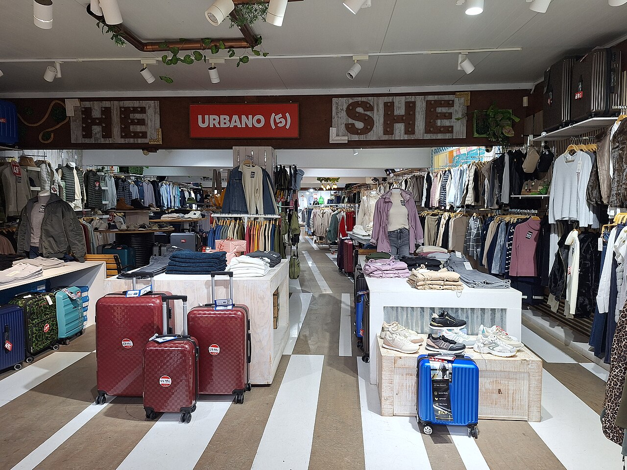 Clothing store interior Son Moro Cala Millor