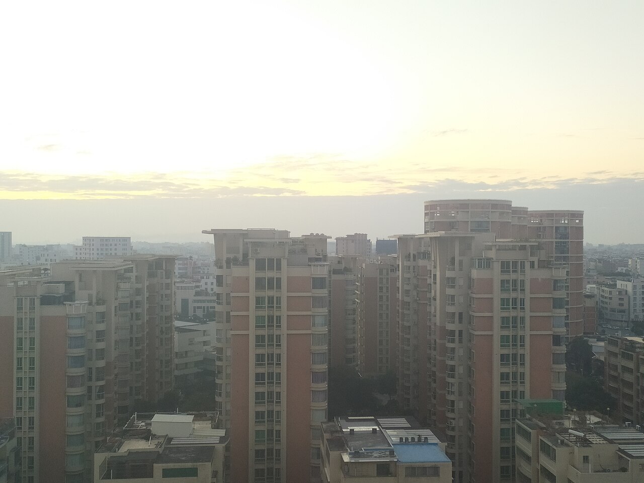 GD 廣東 Guangdong 汕頭猛獅凱萊酒店 Shantou Menshine Gloria Plaza Hotel room window view city buildin