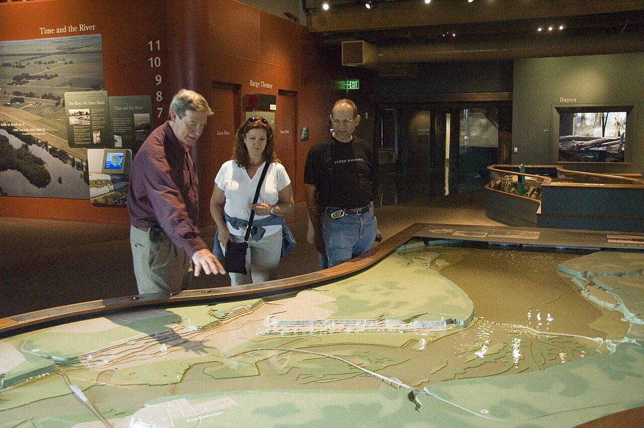Great River Road - Tour Guide at Mississippi Museum - NARA - 7718913